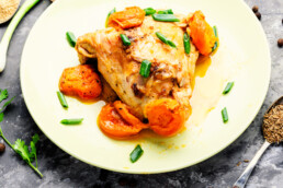 Plate with Chicken stewed with apricots